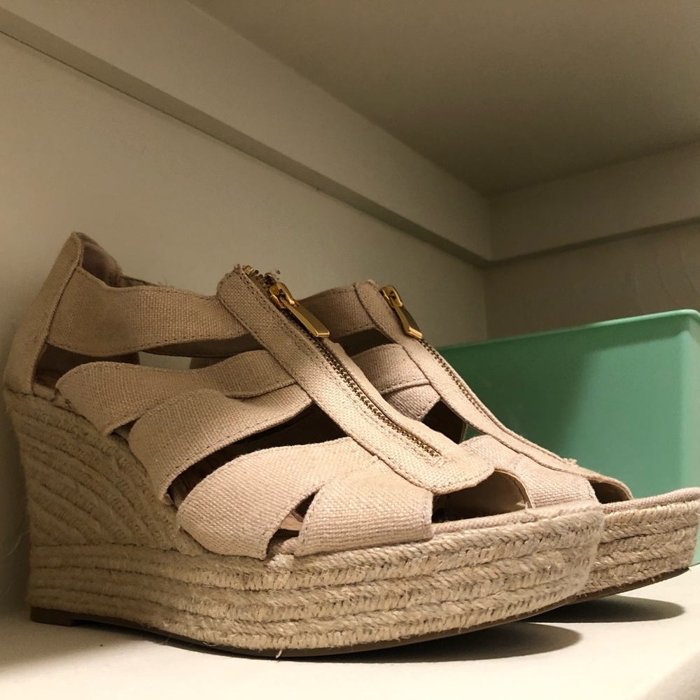 Tan peek-toe wedges
